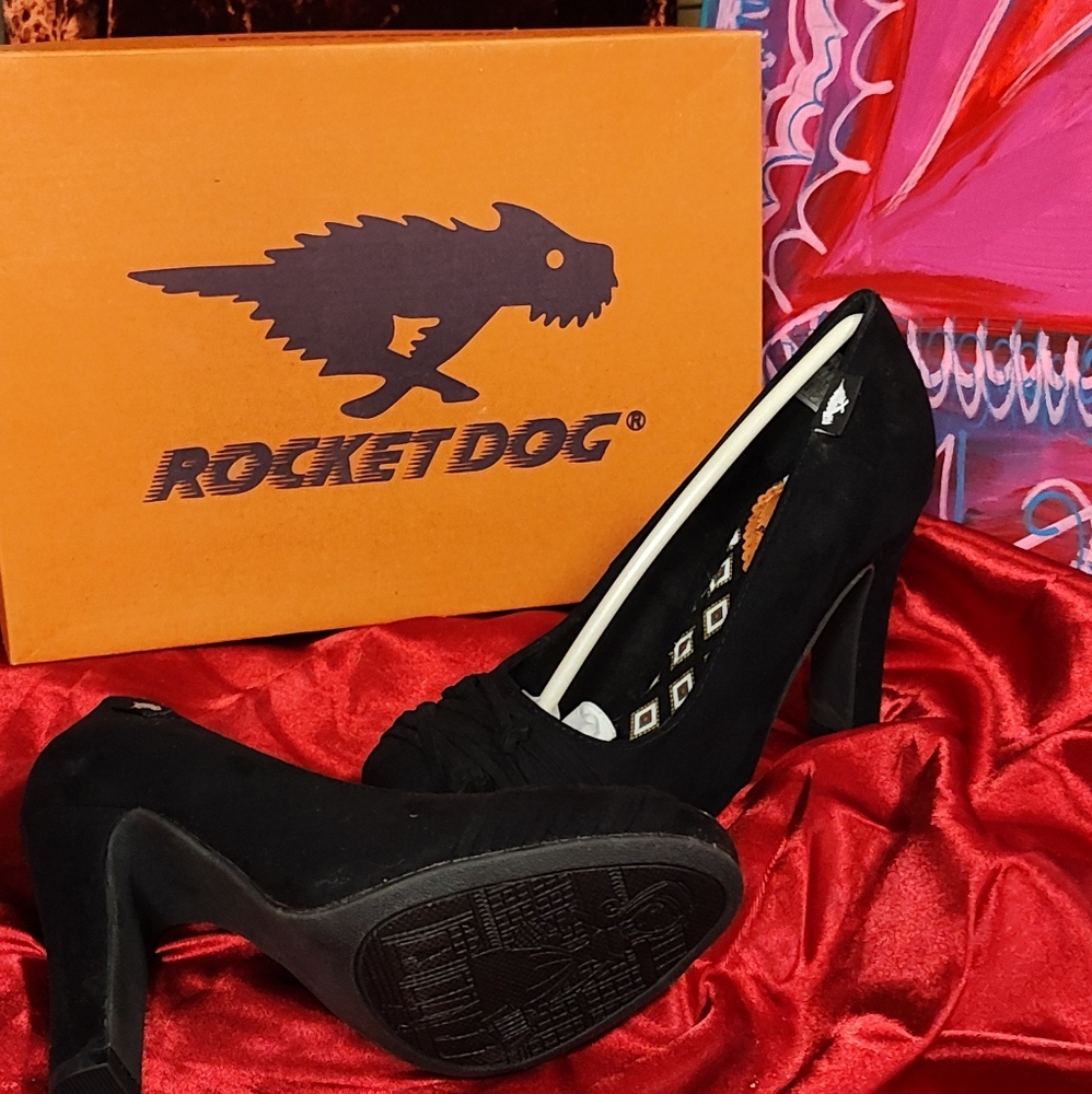 Rocket Dog black suede Mary Jane heels size 5.5
